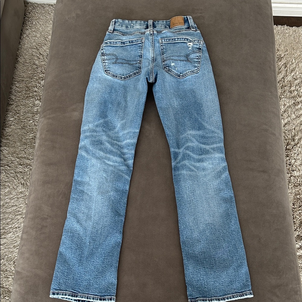 American Eagle Light Wash Distressed Women Jeans - Picture 4 of 6